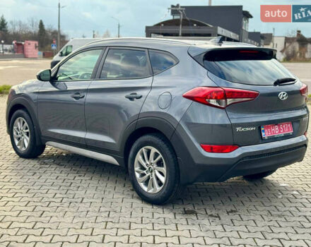 Сірий Хендай Туксон, об'ємом двигуна 2 л та пробігом 184 тис. км за 13950 $, фото 16 на Automoto.ua