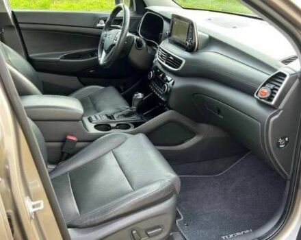 Серый Хендай Туксон, объемом двигателя 1.6 л и пробегом 93 тыс. км за 9000 $, фото 11 на Automoto.ua