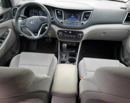 Сірий Хендай Туксон, об'ємом двигуна 2 л та пробігом 89 тис. км за 4000 $, фото 5 на Automoto.ua