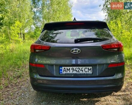 Серый Хендай Туксон, объемом двигателя 2 л и пробегом 163 тыс. км за 20700 $, фото 4 на Automoto.ua