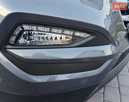 Серый Хендай Туксон, объемом двигателя 2 л и пробегом 68 тыс. км за 15500 $, фото 9 на Automoto.ua