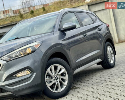 Серый Хендай Туксон, объемом двигателя 2 л и пробегом 183 тыс. км за 13750 $, фото 63 на Automoto.ua