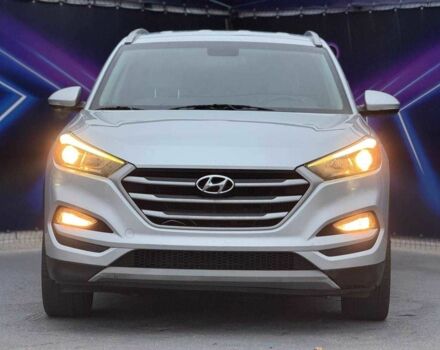 Серый Хендай Туксон, объемом двигателя 1.6 л и пробегом 66 тыс. км за 16999 $, фото 2 на Automoto.ua