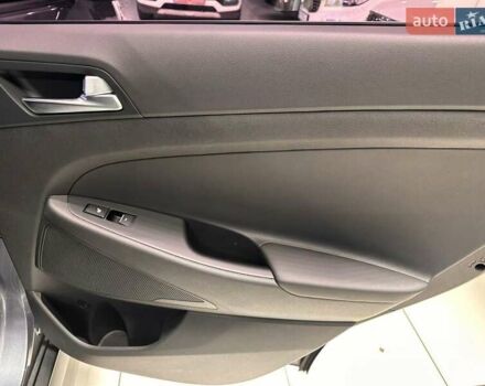 Серый Хендай Туксон, объемом двигателя 2 л и пробегом 69 тыс. км за 20900 $, фото 20 на Automoto.ua