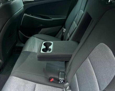 Серый Хендай Туксон, объемом двигателя 2 л и пробегом 96 тыс. км за 10000 $, фото 13 на Automoto.ua