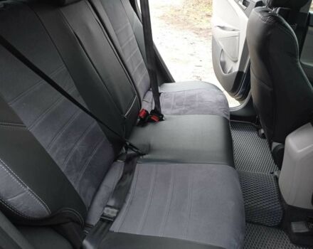 Сірий Хендай Туксон, об'ємом двигуна 2 л та пробігом 128 тис. км за 16800 $, фото 6 на Automoto.ua