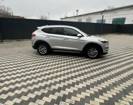 Серый Хендай Туксон, объемом двигателя 2 л и пробегом 123 тыс. км за 14999 $, фото 6 на Automoto.ua