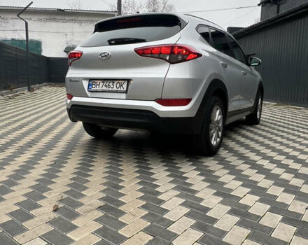 Серый Хендай Туксон, объемом двигателя 2 л и пробегом 123 тыс. км за 14999 $, фото 4 на Automoto.ua