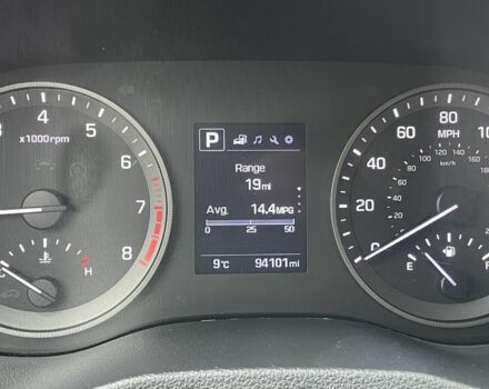 Сірий Хендай Туксон, об'ємом двигуна 2 л та пробігом 150 тис. км за 17999 $, фото 21 на Automoto.ua