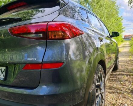 Серый Хендай Туксон, объемом двигателя 2 л и пробегом 168 тыс. км за 18400 $, фото 3 на Automoto.ua