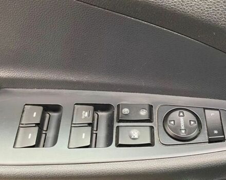 Серый Хендай Туксон, объемом двигателя 2 л и пробегом 99 тыс. км за 9600 $, фото 21 на Automoto.ua