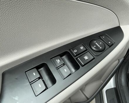 Сірий Хендай Туксон, об'ємом двигуна 2 л та пробігом 150 тис. км за 17999 $, фото 13 на Automoto.ua