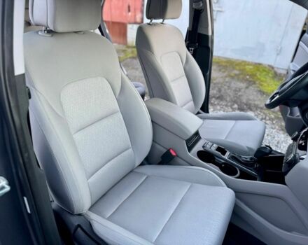 Серый Хендай Туксон, объемом двигателя 2 л и пробегом 115 тыс. км за 13950 $, фото 14 на Automoto.ua