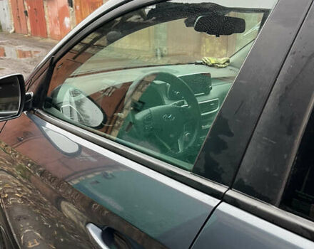 Серый Хендай Туксон, объемом двигателя 2.36 л и пробегом 63 тыс. км за 20500 $, фото 3 на Automoto.ua