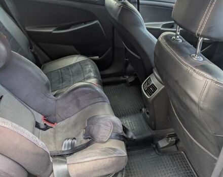 Сірий Хендай Туксон, об'ємом двигуна 2 л та пробігом 72 тис. км за 21600 $, фото 13 на Automoto.ua