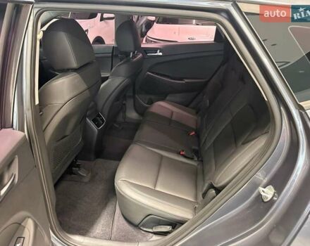 Серый Хендай Туксон, объемом двигателя 2 л и пробегом 69 тыс. км за 20900 $, фото 16 на Automoto.ua