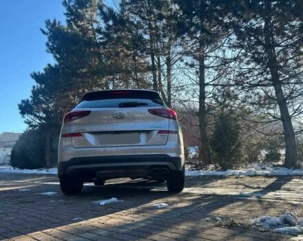 Серый Хендай Туксон, объемом двигателя 2 л и пробегом 96 тыс. км за 10000 $, фото 6 на Automoto.ua