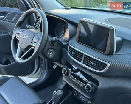 Сірий Хендай Туксон, об'ємом двигуна 1.6 л та пробігом 102 тис. км за 21500 $, фото 10 на Automoto.ua