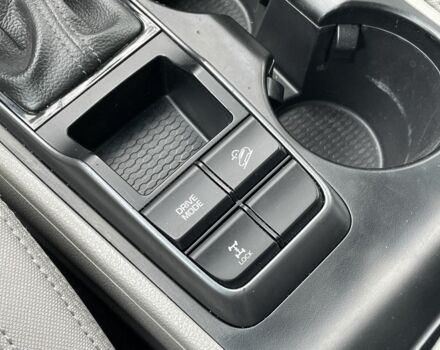 Сірий Хендай Туксон, об'ємом двигуна 2 л та пробігом 150 тис. км за 17999 $, фото 23 на Automoto.ua