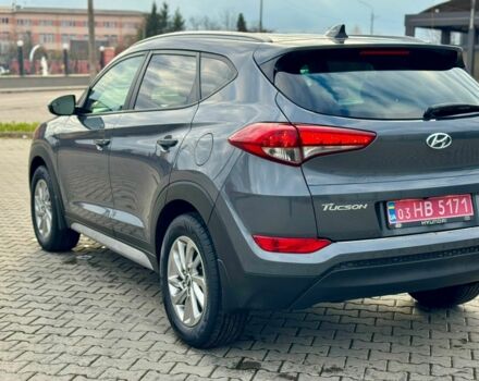 Серый Хендай Туксон, объемом двигателя 2 л и пробегом 115 тыс. км за 13950 $, фото 2 на Automoto.ua