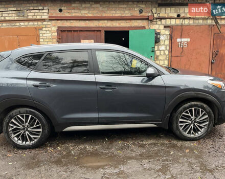 Серый Хендай Туксон, объемом двигателя 2.36 л и пробегом 63 тыс. км за 20500 $, фото 1 на Automoto.ua