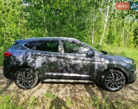 Серый Хендай Туксон, объемом двигателя 2 л и пробегом 163 тыс. км за 20700 $, фото 7 на Automoto.ua