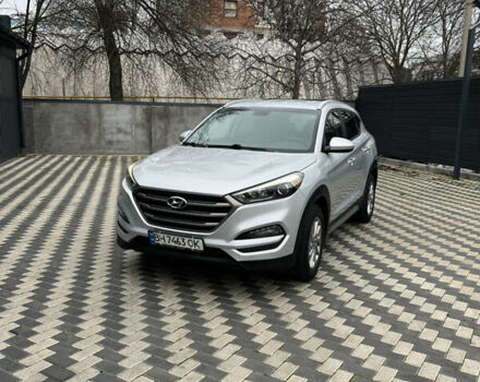 Серый Хендай Туксон, объемом двигателя 2 л и пробегом 123 тыс. км за 14999 $, фото 1 на Automoto.ua