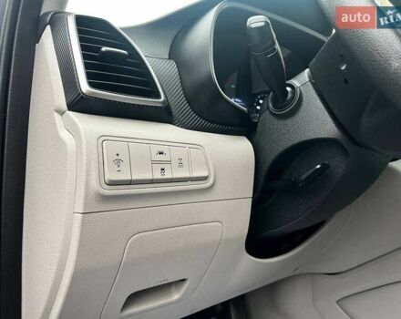 Серый Хендай Туксон, объемом двигателя 1.98 л и пробегом 139 тыс. км за 19500 $, фото 9 на Automoto.ua