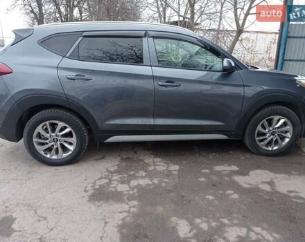Серый Хендай Туксон, объемом двигателя 2 л и пробегом 128 тыс. км за 16500 $, фото 9 на Automoto.ua