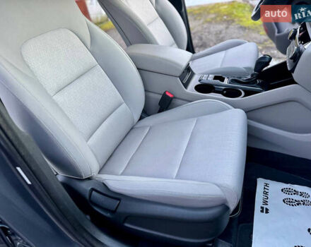 Сірий Хендай Туксон, об'ємом двигуна 2 л та пробігом 184 тис. км за 13950 $, фото 67 на Automoto.ua