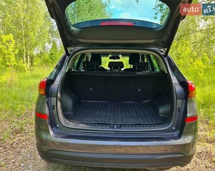 Серый Хендай Туксон, объемом двигателя 2 л и пробегом 163 тыс. км за 20700 $, фото 22 на Automoto.ua