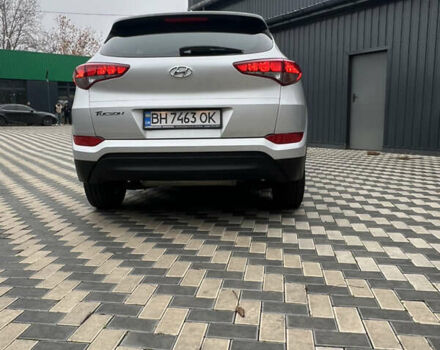 Серый Хендай Туксон, объемом двигателя 2 л и пробегом 123 тыс. км за 14999 $, фото 5 на Automoto.ua