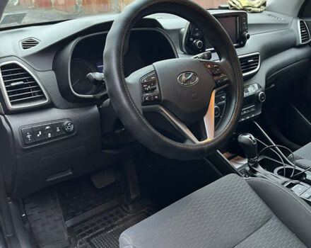 Серый Хендай Туксон, объемом двигателя 2.36 л и пробегом 63 тыс. км за 20500 $, фото 7 на Automoto.ua