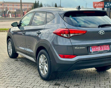 Сірий Хендай Туксон, об'ємом двигуна 2 л та пробігом 184 тис. км за 13950 $, фото 21 на Automoto.ua