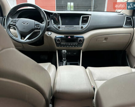 Серый Хендай Туксон, объемом двигателя 0 л и пробегом 219 тыс. км за 19499 $, фото 21 на Automoto.ua