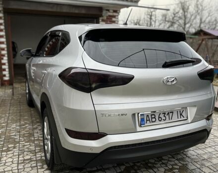 Серый Хендай Туксон, объемом двигателя 2 л и пробегом 92 тыс. км за 20500 $, фото 5 на Automoto.ua