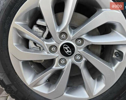 Серый Хендай Туксон, объемом двигателя 2 л и пробегом 68 тыс. км за 15500 $, фото 25 на Automoto.ua