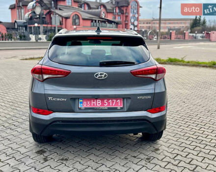 Сірий Хендай Туксон, об'ємом двигуна 2 л та пробігом 184 тис. км за 13950 $, фото 9 на Automoto.ua