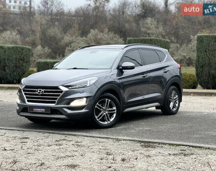 Серый Хендай Туксон, объемом двигателя 2 л и пробегом 117 тыс. км за 20600 $, фото 1 на Automoto.ua