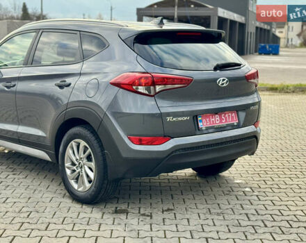 Серый Хендай Туксон, объемом двигателя 2 л и пробегом 183 тыс. км за 13750 $, фото 9 на Automoto.ua