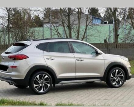 Серый Хендай Туксон, объемом двигателя 1.6 л и пробегом 93 тыс. км за 9000 $, фото 3 на Automoto.ua