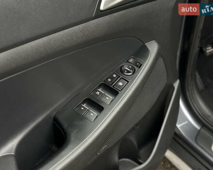 Серый Хендай Туксон, объемом двигателя 1.6 л и пробегом 92 тыс. км за 17900 $, фото 25 на Automoto.ua