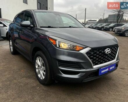 Серый Хендай Туксон, объемом двигателя 1.98 л и пробегом 139 тыс. км за 19500 $, фото 2 на Automoto.ua