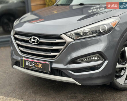 Серый Хендай Туксон, объемом двигателя 1.6 л и пробегом 92 тыс. км за 17900 $, фото 5 на Automoto.ua
