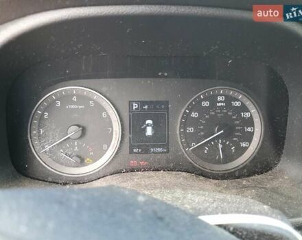 Хендай Туксон 2018 у Тернополі на Automoto.ua Сірий Хендай Туксон, об'ємом двигуна 2 л та пробігом 147 тис. км за 3200 $, фото 8 на Automoto.ua