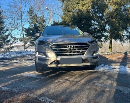 Серый Хендай Туксон, объемом двигателя 2 л и пробегом 96 тыс. км за 10000 $, фото 3 на Automoto.ua