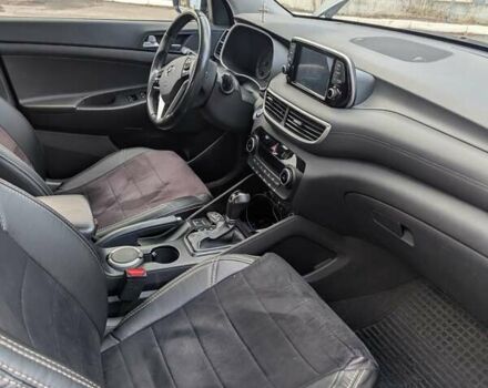 Сірий Хендай Туксон, об'ємом двигуна 2 л та пробігом 72 тис. км за 21600 $, фото 16 на Automoto.ua