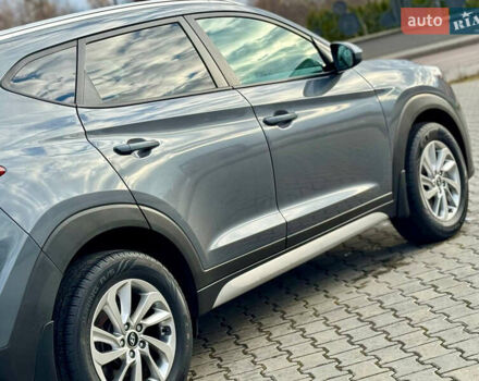 Сірий Хендай Туксон, об'ємом двигуна 2 л та пробігом 184 тис. км за 13950 $, фото 35 на Automoto.ua