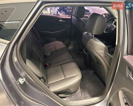 Серый Хендай Туксон, объемом двигателя 2 л и пробегом 69 тыс. км за 20900 $, фото 18 на Automoto.ua