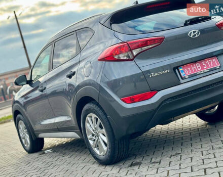 Сірий Хендай Туксон, об'ємом двигуна 2 л та пробігом 184 тис. км за 13950 $, фото 23 на Automoto.ua